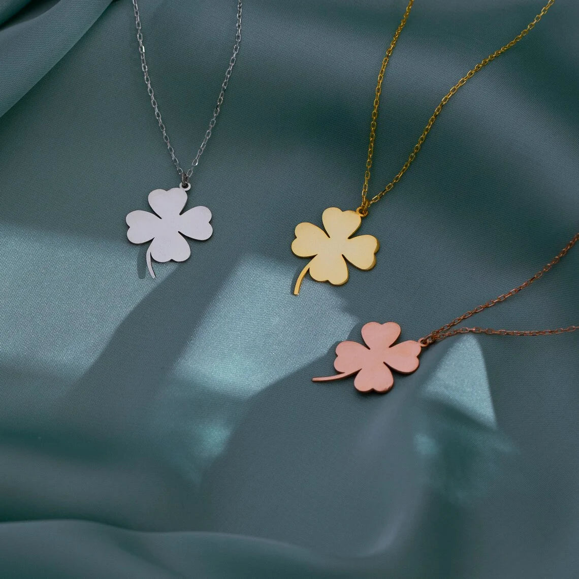 NOVORA EverClover™ | Stainless Steel Four-Leaf Clover Necklace – Tarnish-Free, Hypoallergenic & Timeless Elegance