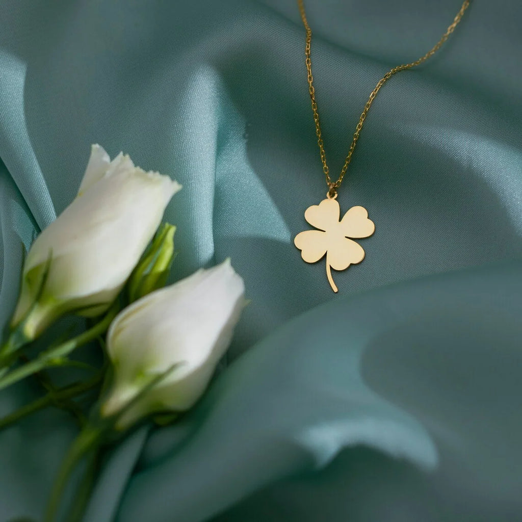 NOVORA EverClover™ | Stainless Steel Four-Leaf Clover Necklace – Tarnish-Free, Hypoallergenic & Timeless Elegance