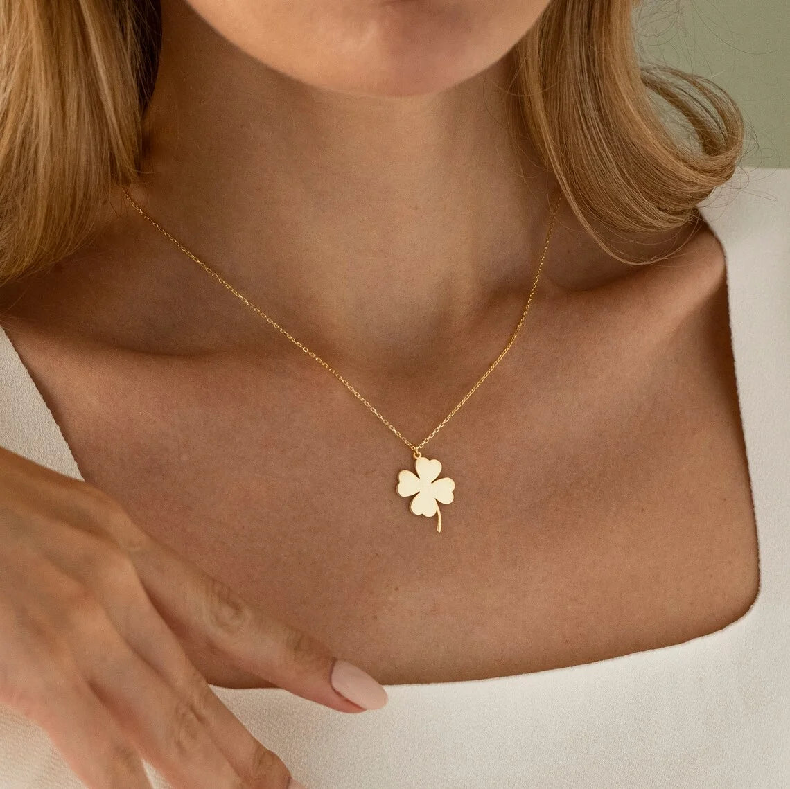 NOVORA EverClover™ | Stainless Steel Four-Leaf Clover Necklace – Tarnish-Free, Hypoallergenic & Timeless Elegance